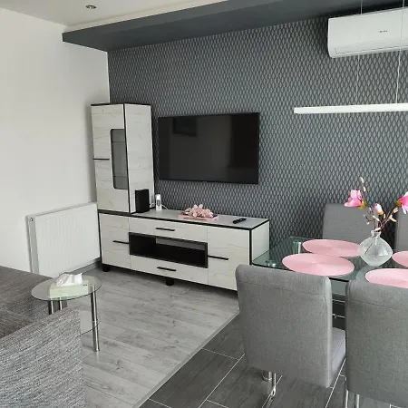 Devai-Lux Apartman Sarvar Exterior photo