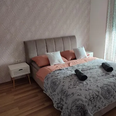 Devai-Lux Apartman Sarvar Exterior photo