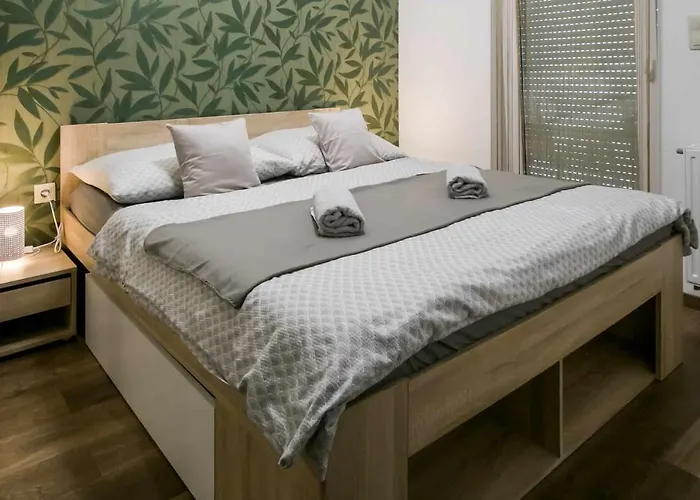 Devai-Lux Apartman Sarvar